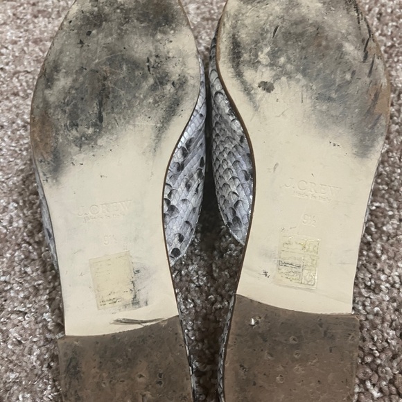 J. Crew Charlie Flat Mules Leather Snake Print Tassel Almond Toe Gray 9.5M - Picture 4 of 8